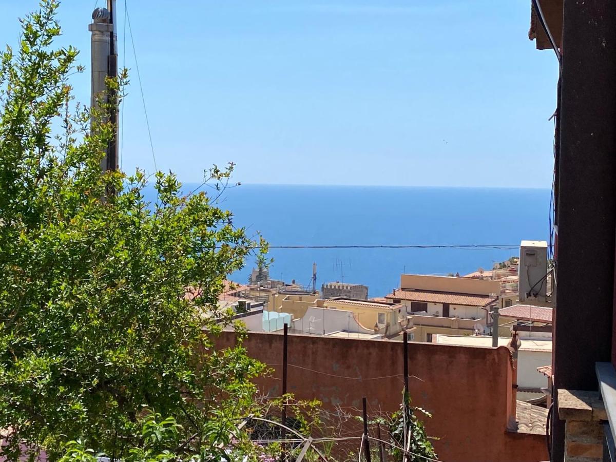 Murmuria تاورمينا المظهر الخارجي الصورة